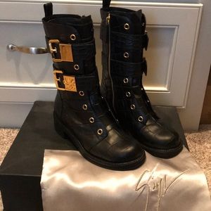 I47064 Gator Print Boots